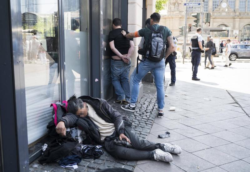 Sjedište njemačke moći danas je grad zombija, sve je puno narkomana i prostitutki